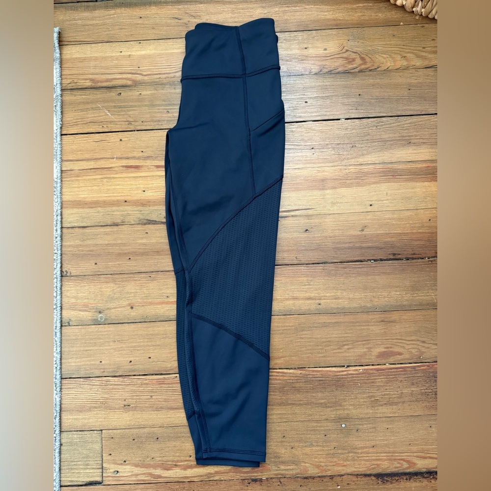 Athleta Contender Mesh 7/8 Tight Leggings - Picture 2 of 4